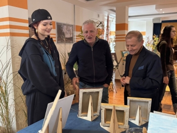 573050286_1941643139987984_4619822912183147609_n