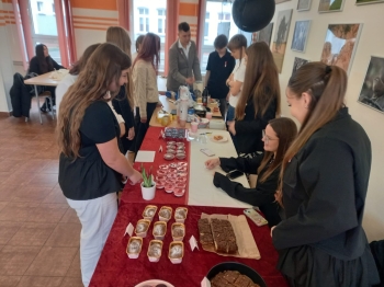 576611114_1948270529325245_8198850500398949762_n