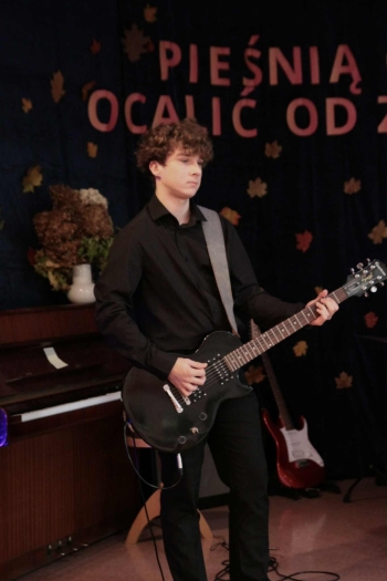 592156958_1967442980741333_3925428678807873713_n