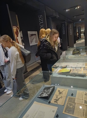 594042116_1970733993745565_4492363652808290831_n