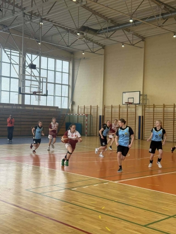 643319147_2043127806506183_1314090571198888891_n