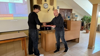 667271895_2080335592785404_1311835999322124146_n