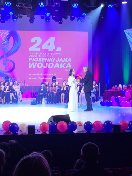 Podwójne Pierwsze Miejsce Kingi Wylęgły w 24 Ogólnopolskim Festiwalu Dzieci i Młodzieży „Piosenki Jana Wojdaka”