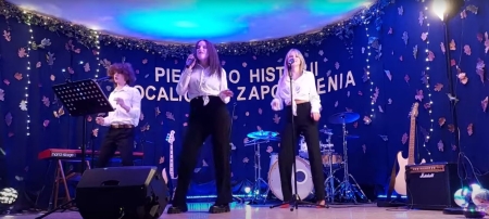 Wideorelacja z koncertu ''Pieśnią o historii'' - scena szkolna