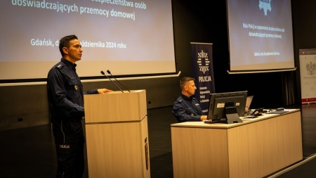 Konferencja ''Zapewnienie bezpieczeństwa dzieci i młodzieży priorytetem w działalności placówek oświatowych i organów ścigania'' 30.10.2024