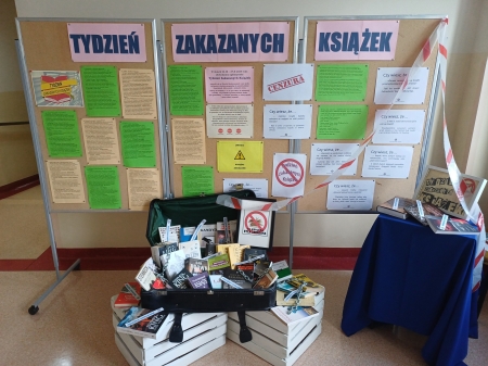 Tydzień Zakazanych Książek - wystawa w II LO