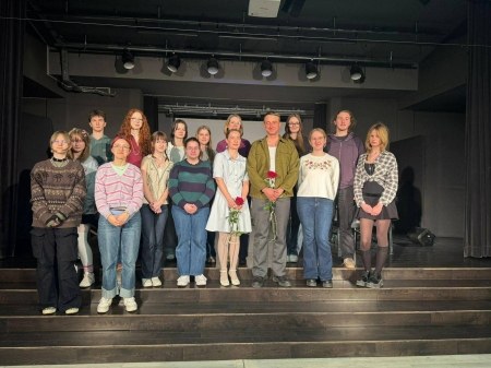 ''Muzyczna opowieść o poecie, który kochał, tworzył i wybierał w cieniu wojny''-  poruszaj