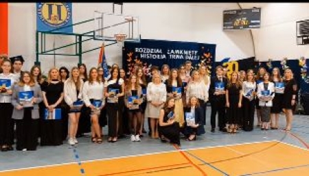 Uroczyste pożegnanie klas czwartych - część oficjalna